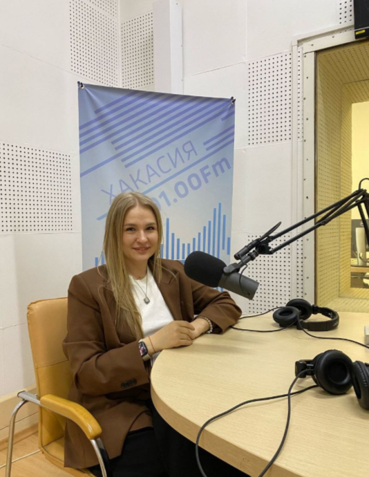 Кристина Бекасова: специализированный автомобиль для социального такси появится в Хакасии Кристина Бекасова: специализированный автомобиль для социального такси появится в Хакасии