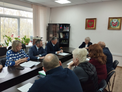 В Хакасии состоялся круглый стол «Городское хозяйство: современные тенденции и вызовы»