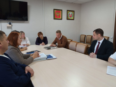 Выездное заседание Общественной палаты Республики Хакасия  по обращению жителей посёлка Жемчужный по вопросу работы автостанции